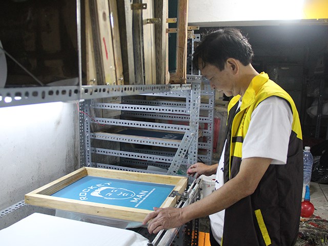 Những ý tưởng kinh doanh “độc, lạ” ăn theo hội nghị thượng đỉnh Mỹ -Triều - Anh 2