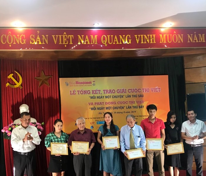 Trao giải cuộc thi viết “Mỗi ngày một chuyện” lần thứ 6 - Anh 1