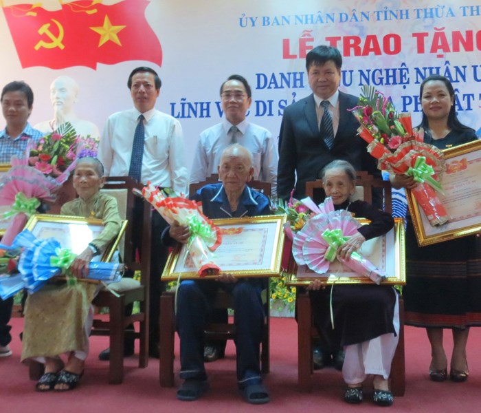 Cần sớm lưu giữ giá trị các nghệ nhân ca Huế - Anh 1