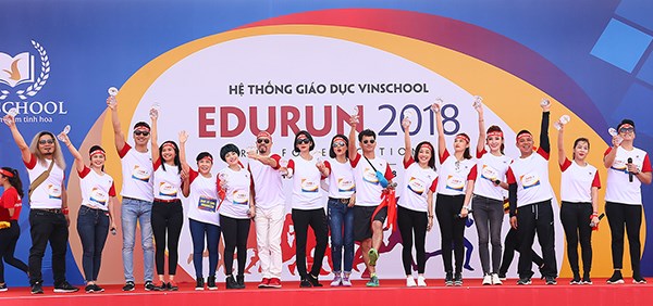EUDURN 2018: NSƯT Xuân Bắc kêu gọi hàng chục nghìn phụ huynh và học sinh chung tay làm nên “điều kỳ diệu” cho trẻ em nghèo - Anh 3