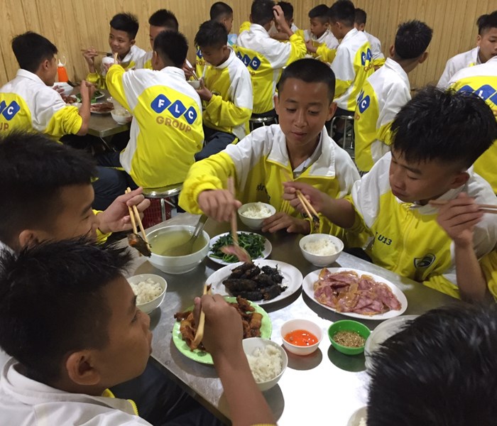 Lò đào tạo trẻ Thanh Hóa: Mừng và lo - Anh 7