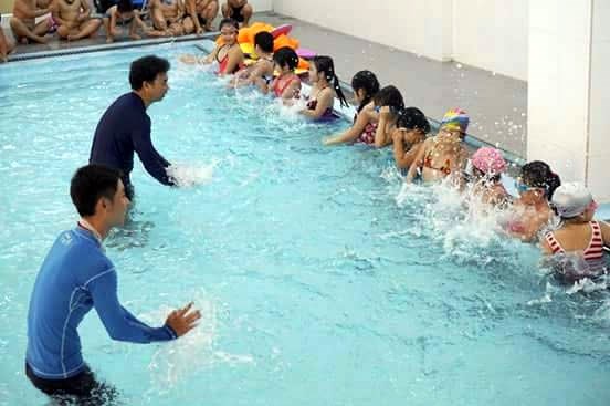 Không nhất thiết trường học nào cũng phải có bể bơi - Anh 1