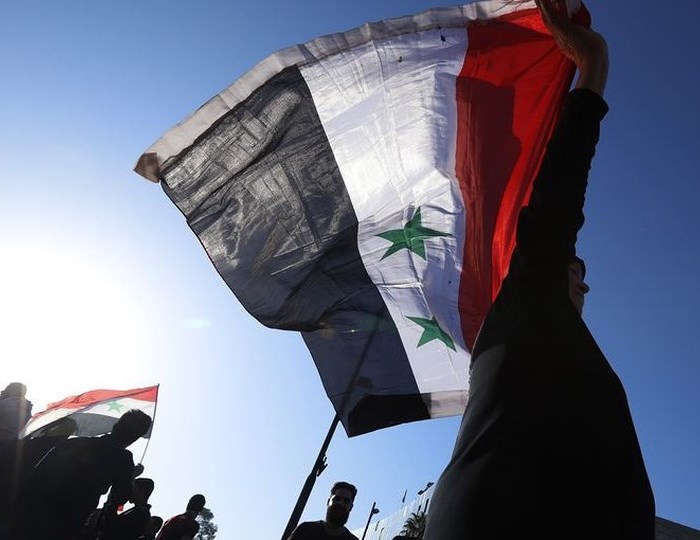 Người dân Syria xuống đường ăn mừng tên lửa của Mỹ bị bắn hạ - Anh 9