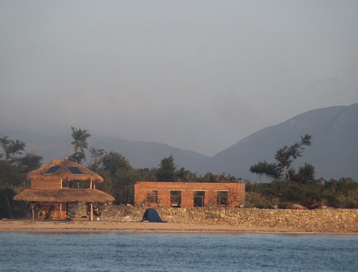 Lại chuyện “độc quyền” khai thác du lịch đảo Điệp Sơn? - Anh 1