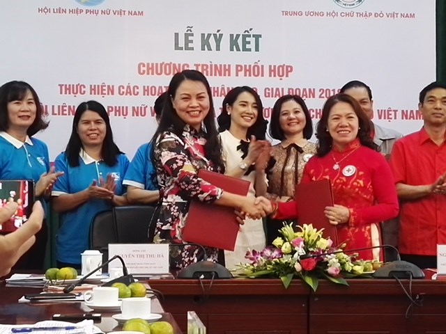 Phối hợp hỗ trợ nhân đạo với phụ nữ khó khăn - Anh 1