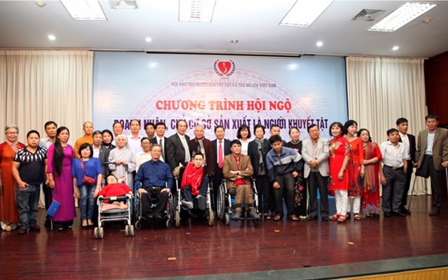 Những tấm gương không cam chịu số phận - Anh 1