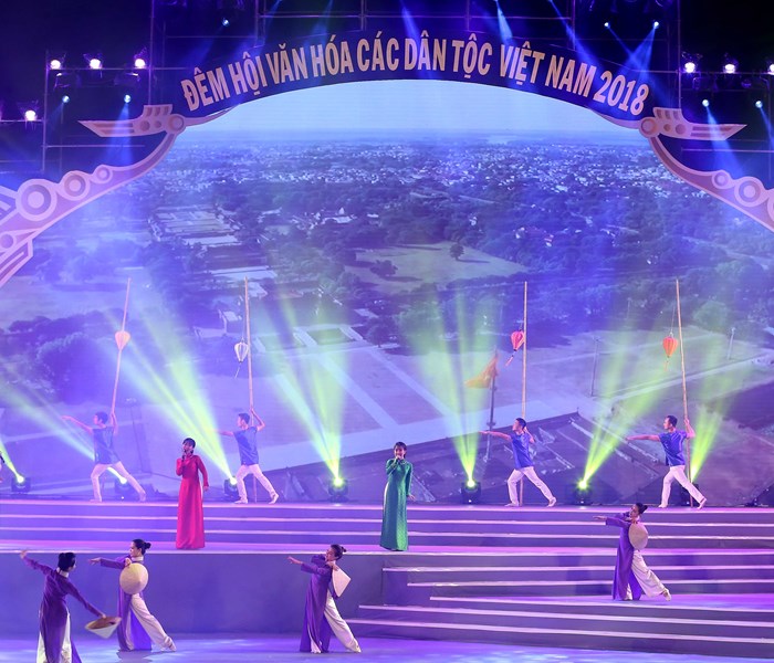 Nồng ấm Đêm hội Văn hóa dân tộc - Anh 6