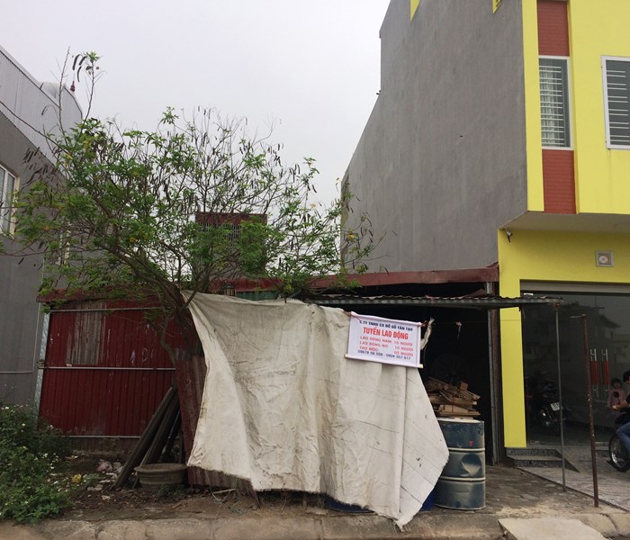 Tình trạng nhiều cơ sở sản xuất trong khu dân cư gây ô nhiễm: Đừng để “mất bò mới lo làm chuồng” - Anh 1