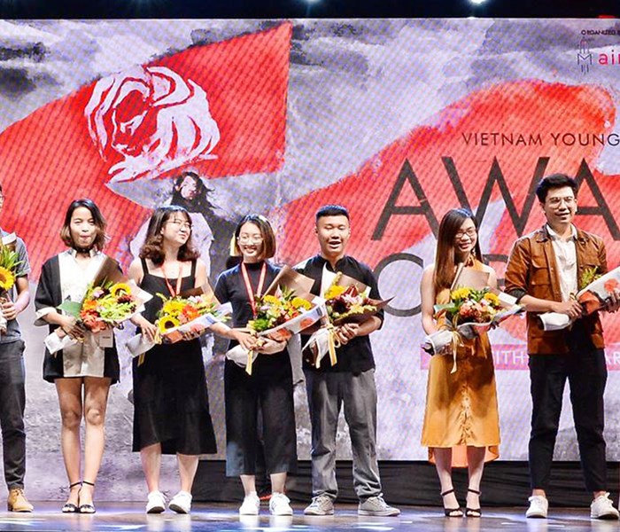 Gần 500 thí sinh tham gia đấu trường sáng tạo Việt Nam - Anh 1