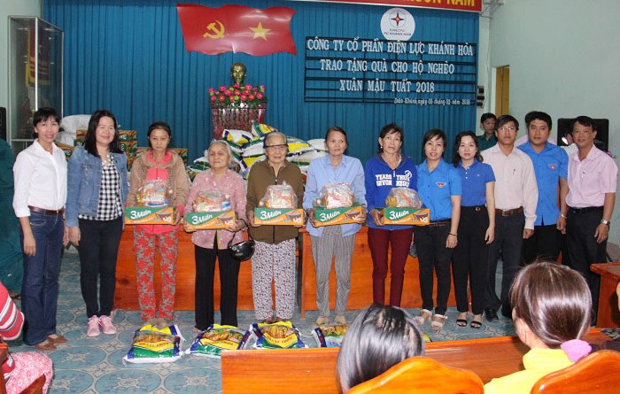 PC Khánh Hòa:​ Chung tay giúp đỡ những người dân có hoàn cảnh khó khăn - Anh 1