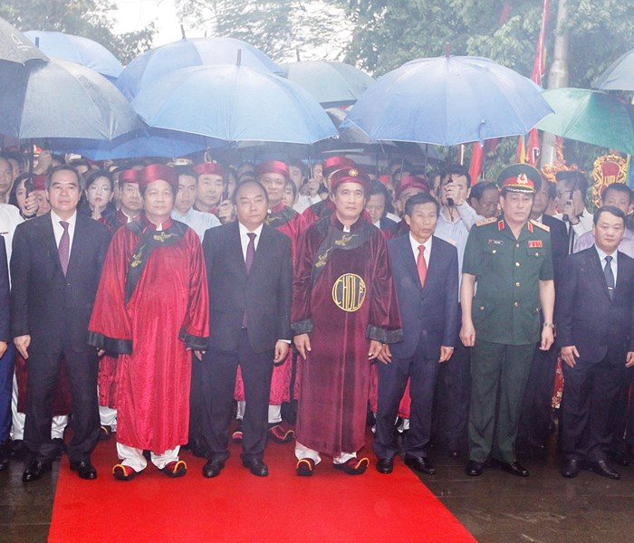 Lễ dâng hương tưởng nhớ các Vua Hùng - Anh 2