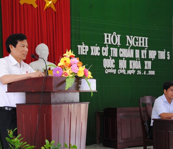 Bộ trưởng Nguyễn Ngọc Thiện tiếp xúc cử tri tại Huế - Anh 1