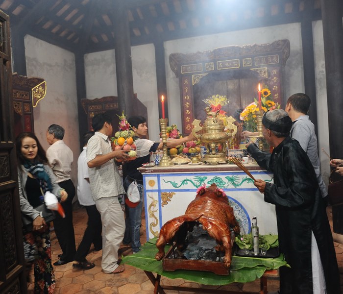 Hàng ngàn du khách và người nuôi yến về Giỗ tổ nghề yến - Anh 1