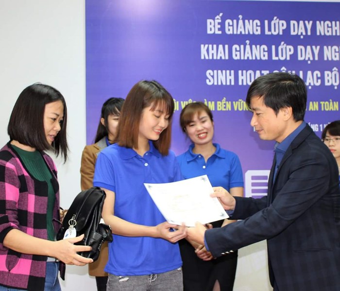 Tạo việc làm bền vững cho lao động nữ - Anh 1