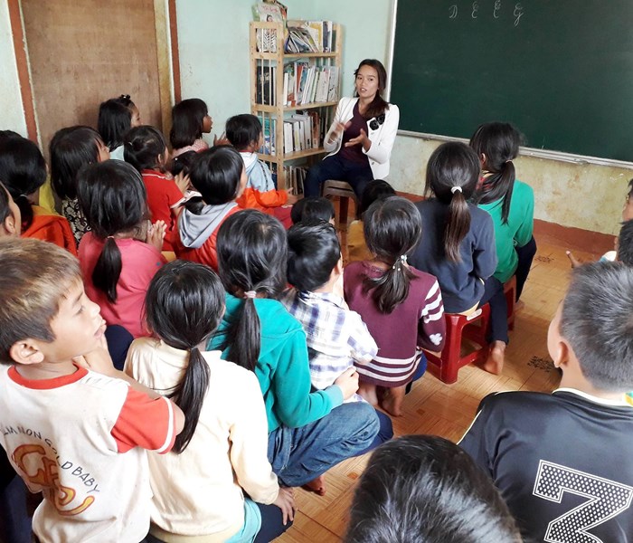 “Bông hoa khuyết” ở lớp học nghèo cao nguyên - Anh 2