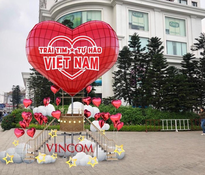 VINCOM TƯNG BỪNG MỞ HỘI MỪNG ĐẠI LỄ - Anh 2