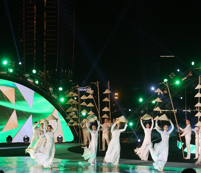 Lễ hội pháo hoa Quốc tế Đà Nẵng 2018: Việt Nam - Ba Lan mở màn “Nhịp cầu tình yêu” - Anh 3