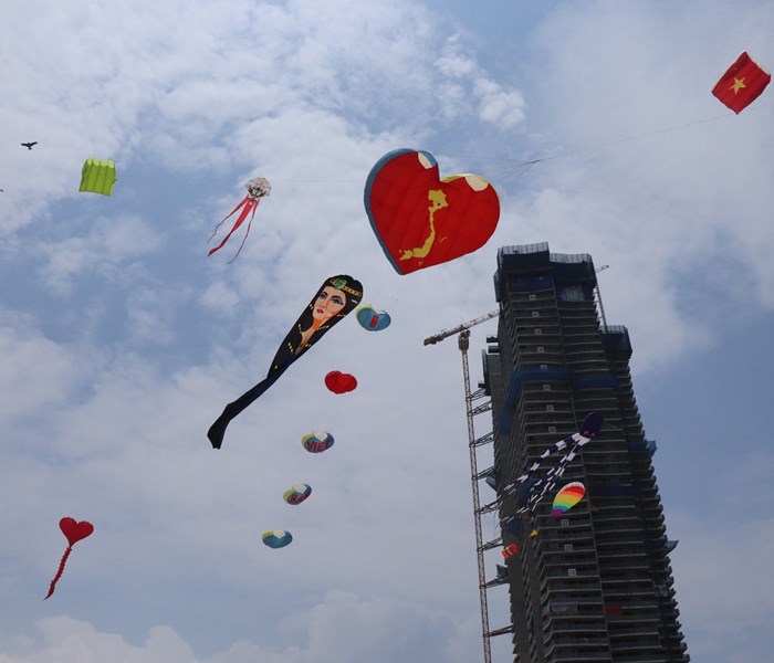 Lễ hội pháo hoa Quốc tế Đà Nẵng 2018: Việt Nam - Ba Lan mở màn “Nhịp cầu tình yêu” - Anh 6