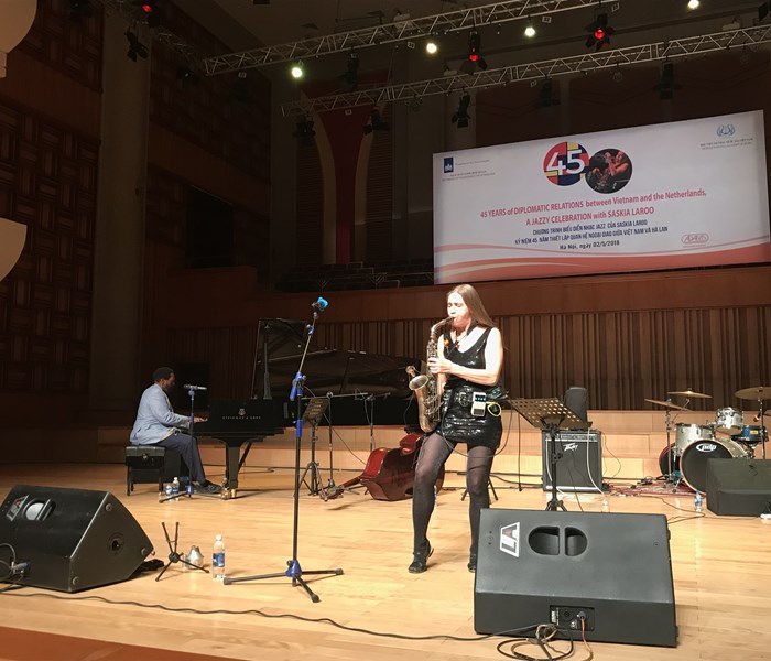 Chương trình biểu diễn nhạc jazz của hai nghệ sĩ  Saskia Laroo và Warren Byrd - Anh 1
