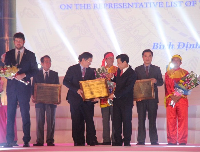 Vinh danh nghệ thuật Bài Chòi là Di sản văn hóa phi vật thể của nhân loại - Anh 2