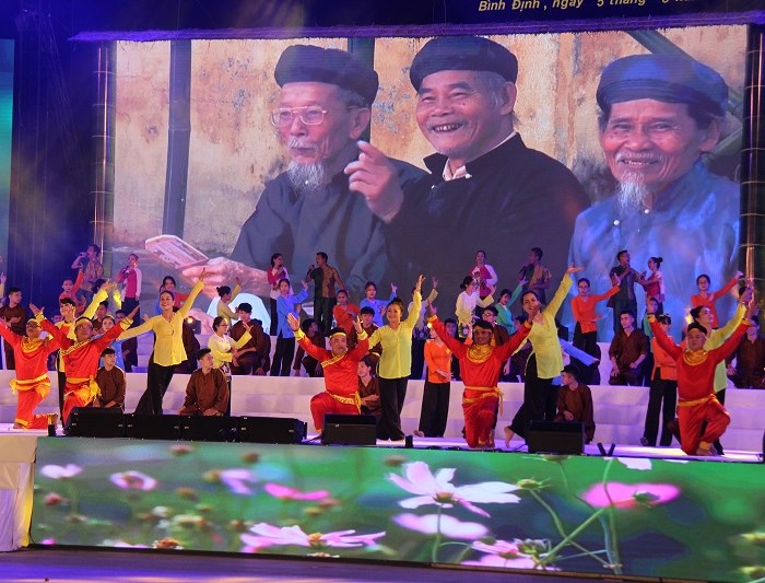 Vinh danh nghệ thuật Bài Chòi là Di sản văn hóa phi vật thể của nhân loại - Anh 4