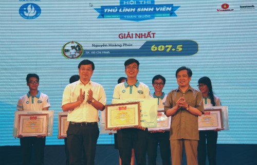 Sinh viên TP.HCM giành giải Nhất Hội thi “Thủ lĩnh sinh viên” toàn quốc - Anh 1