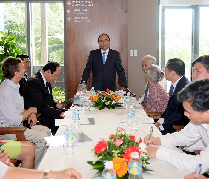 Thủ tướng thăm Trung tâm Khoa học và giáo dục ICISE - Anh 1