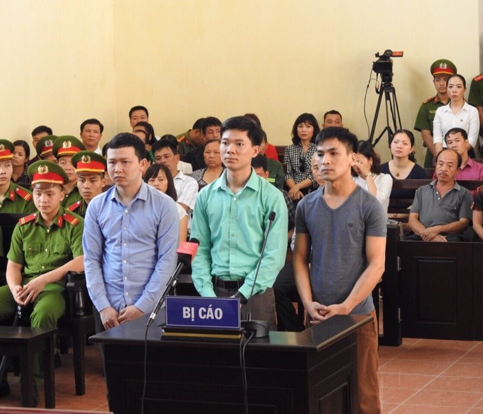 Hoãn phiên tòa xét xử vụ án chạy thận Hòa Bình - Anh 3