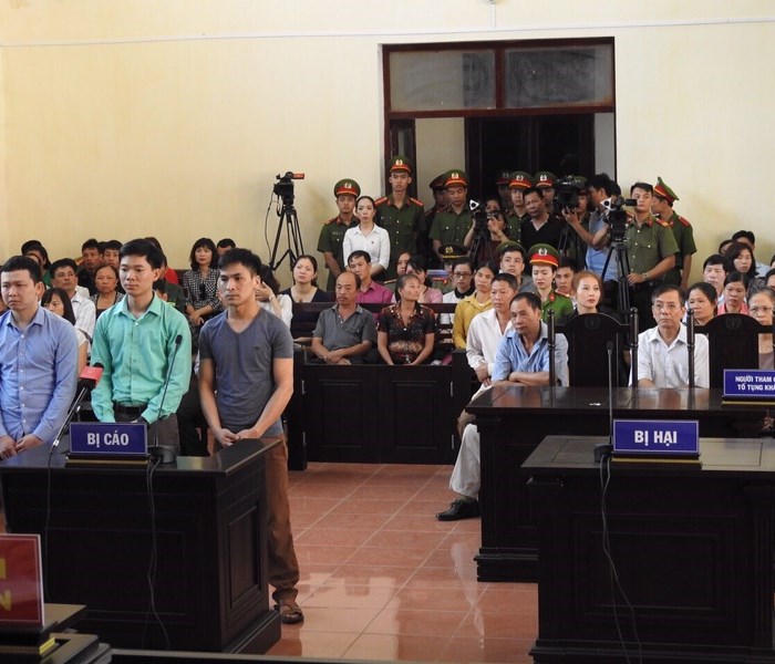 Hoãn phiên tòa xét xử vụ án chạy thận Hòa Bình - Anh 5