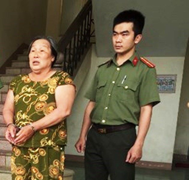 Nghệ An: Triệt phá đường dây làm bằng giả quy mô lớn - Anh 1