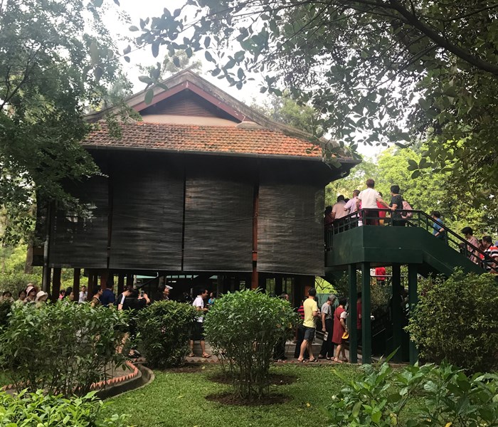 60 năm Di tích Nhà sàn Bác Hồ trong Khu Di tích Phủ Chủ tịch: Minh chứng sống động về tấm gương đạo đức, phong cách Hồ Chí Minh - Anh 2