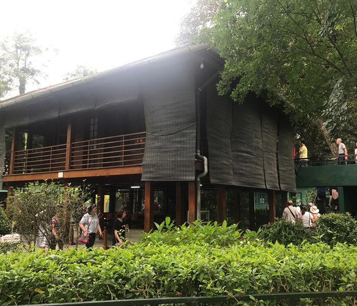 60 năm Di tích Nhà sàn Bác Hồ trong Khu Di tích Phủ Chủ tịch: Minh chứng sống động về tấm gương đạo đức, phong cách Hồ Chí Minh - Anh 5
