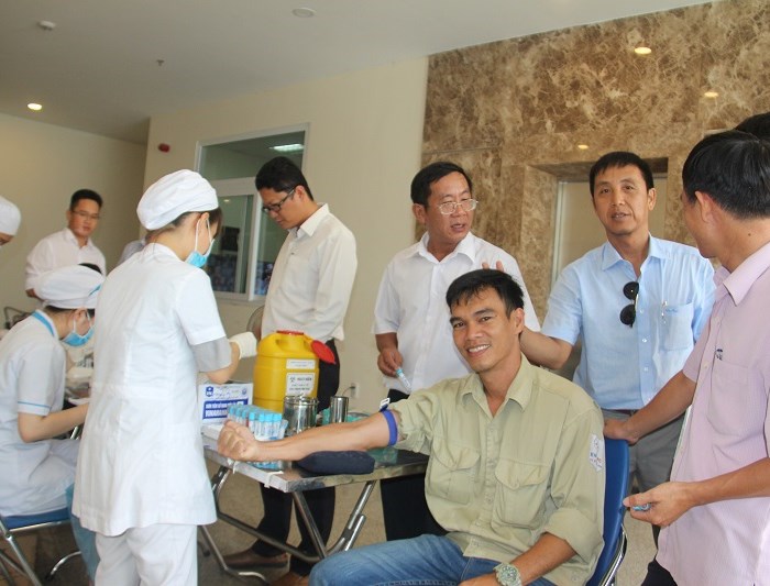 PC Khánh Hòa: Luôn quan tâm, chăm lo sức khỏe người lao động - Anh 1