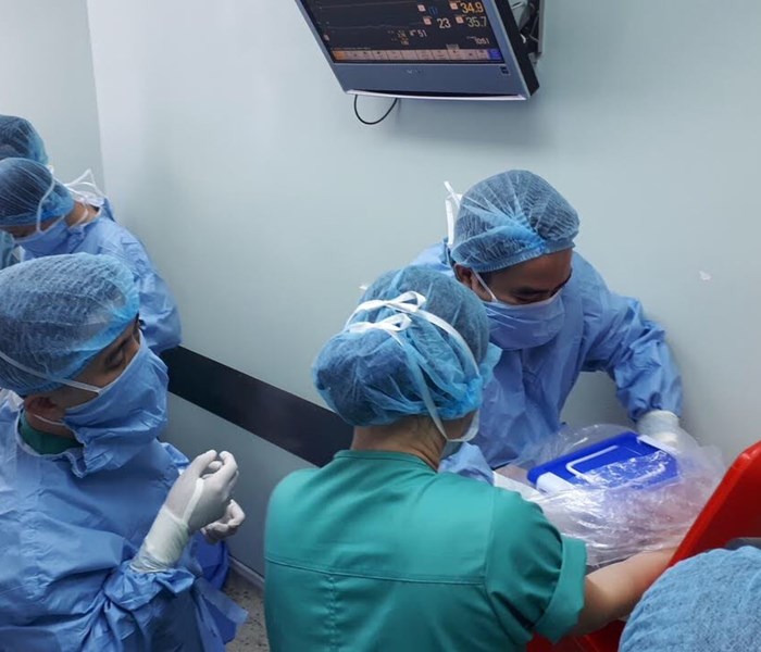 Thực hiện thành công ca ghép tim xuyên Việt tại Huế - Anh 1