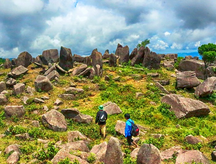 Quang Ninh: Di cho tinh Dong Van o Binh Lieu - Anh 2
