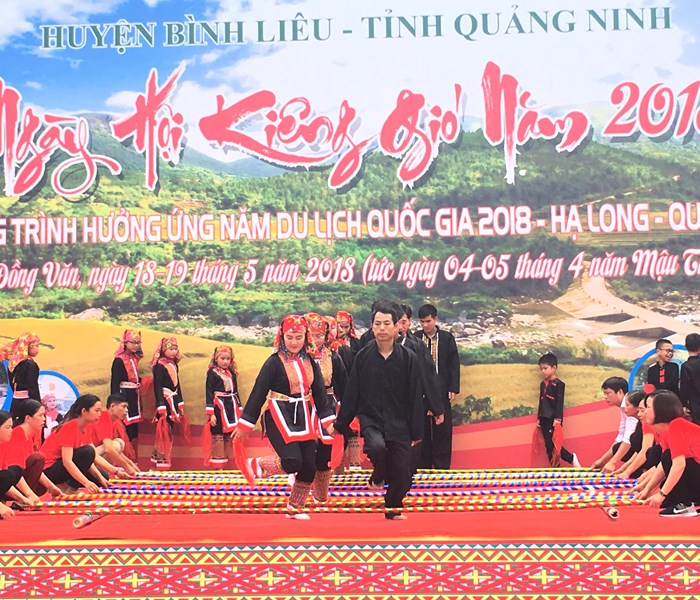Quảng Ninh: Đi chợ tình Đồng Văn ở Bình Liêu - Anh 1