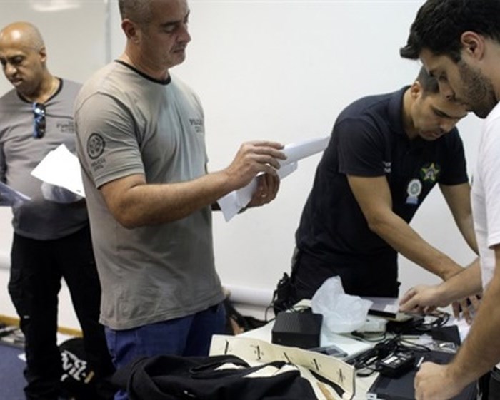 BRAZIL: Chiến dịch Ánh sáng cho trẻ em - Anh 1