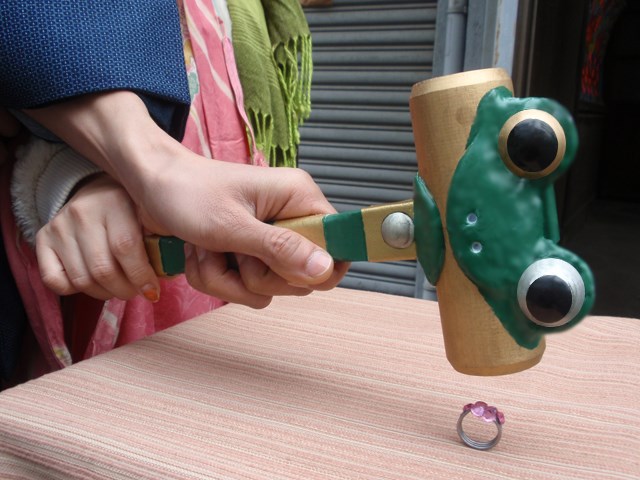 Tiệc... ly hôn xuất hiện ở nhiều nước châu Á! - Anh 1