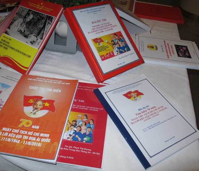 Công đoàn Bộ VHTTDL :Trao giải cuộc thi tìm hiểu 70 năm Ngày Bác Hồ ra lời kêu gọi thi đua ái quốc - Anh 1