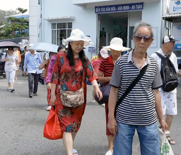 Du khách đã yên tâm trở lại - Anh 2