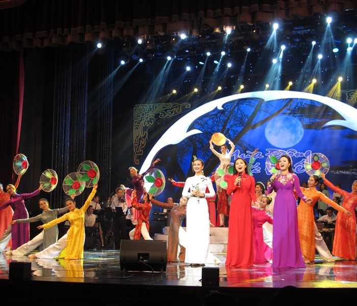 Chính chuyên bươn bả với nghề - Anh 1