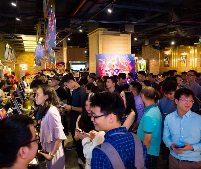 HƠN 2.100 CỬA HÀNG KHUYẾN MẠI XUYÊN ĐÊM TẠI VINCOM - Anh 5