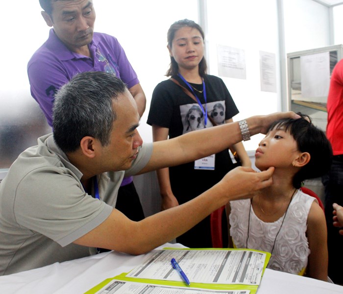 Khám sàng lọc và phẫu thuật miễn phí cho trẻ bị khe hở vòm miệng - Anh 1