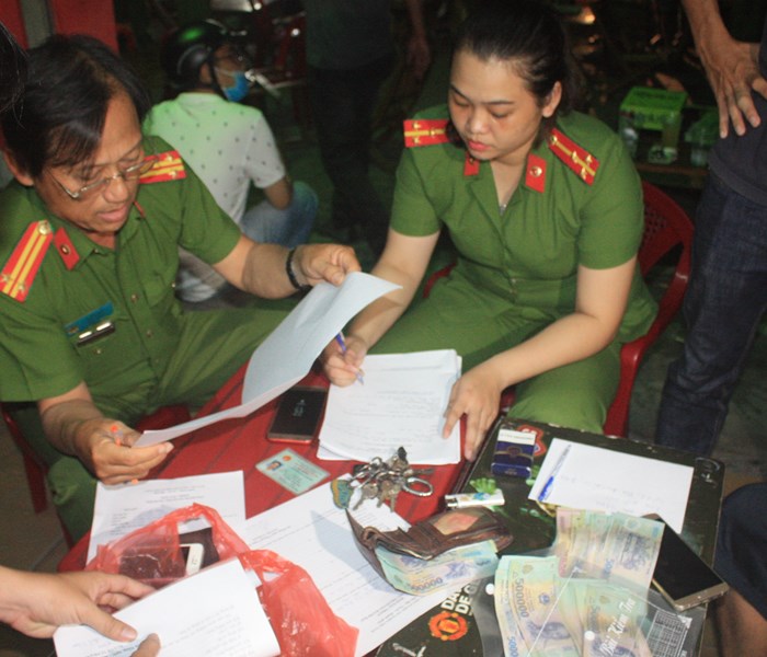 Phá tan tụ điểm cá độ bóng đá - Anh 1
