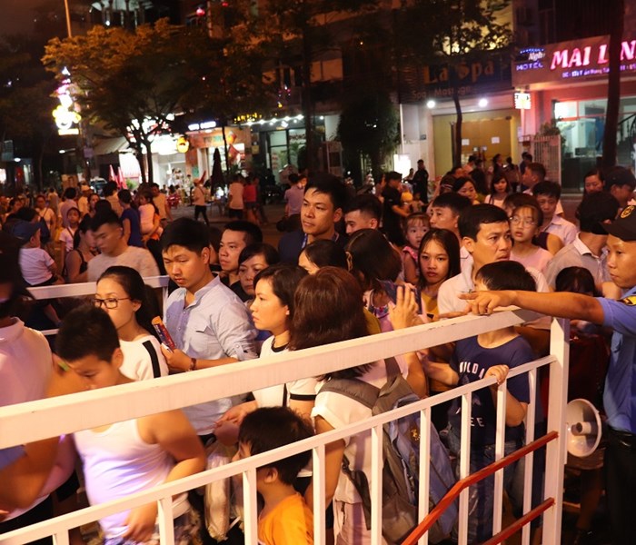 Trước giờ chung kết DIFF 2018: Sôi động thị trường vé chợ đen, giá phòng tăng cao - Anh 2