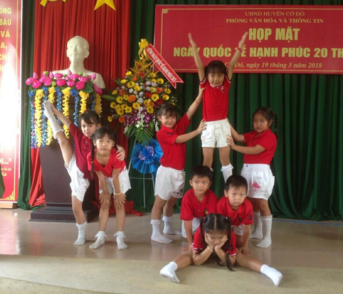 Ngọn cờ đầu của huyện Cờ Đỏ - Anh 1