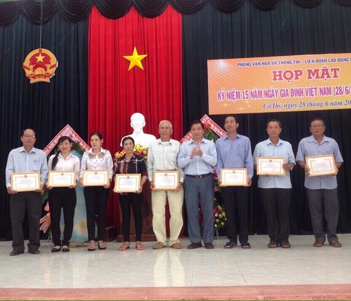 Ngọn cờ đầu của huyện Cờ Đỏ - Anh 2