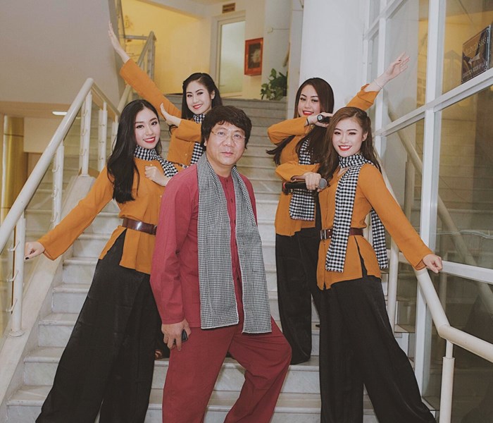 Lớn lên trong những giai điệu tự hào - Anh 1