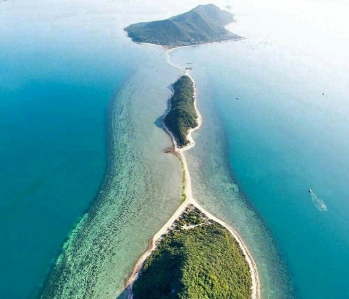 Viết tiếp bài cho thuê đảo làm du lịch nhưng không cho lối đi vào: “Cưỡng chế cầu thì du khách bơi qua biển mà vào đảo”? - Anh 1