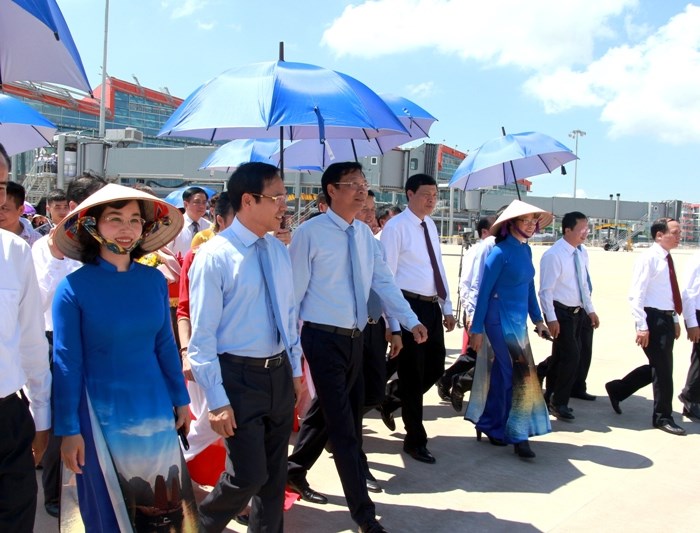 Quảng Ninh:​ Cảng Hàng không quốc tế Vân Đồn đón chuyến bay đầu tiên - Anh 3